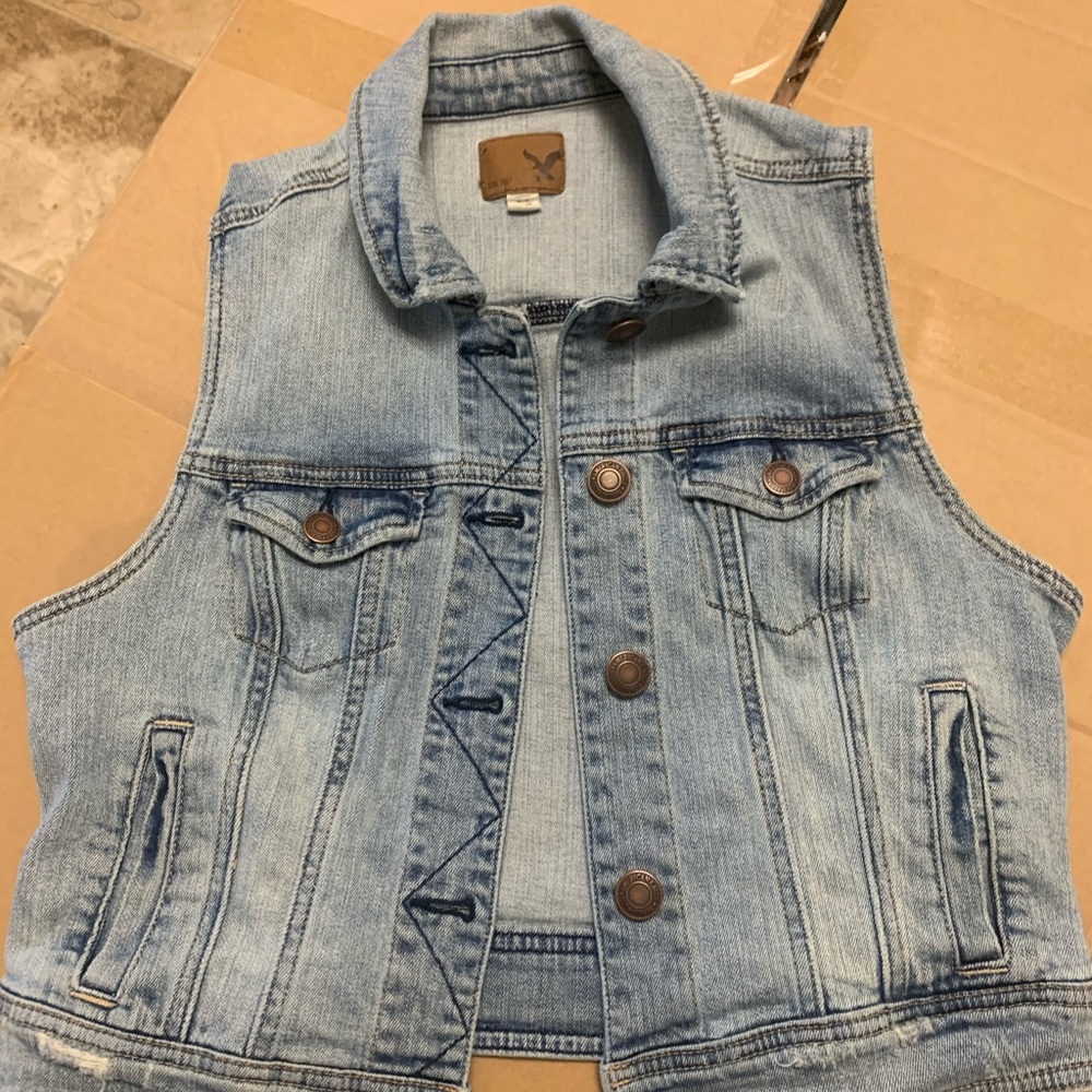 Woman's American eagle Jean vest